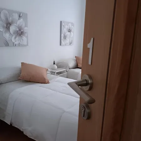 Near Plaza Ayuntamiento In The Historic Center Of Apartment *