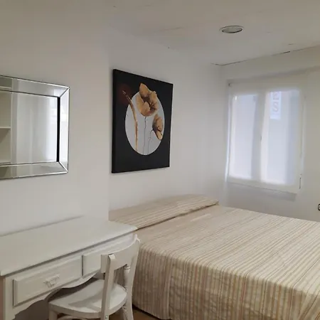Near Plaza Ayuntamiento In The Historic Center Of Apartment *