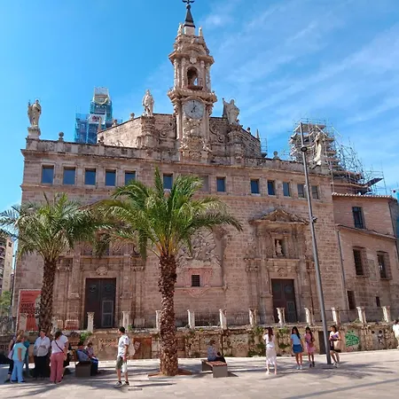 Near Plaza Ayuntamiento In The Historic Center Of Apartment *